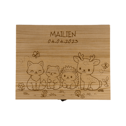 Kinderbesteck mit Aufbewahrungsbox mit Namen und Waldtiermotiv graviert