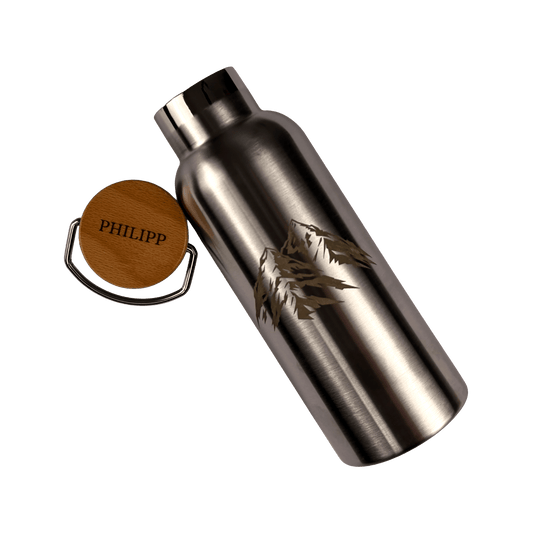 Trinkflasche mit Namen und Wandermotiv graviert